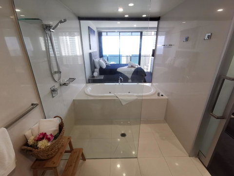 Circle Luxury Holidays - Kawana Tourism 11