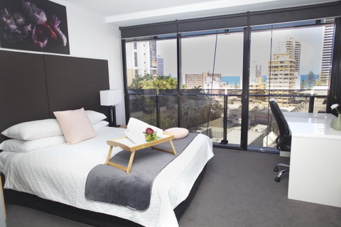 Circle Luxury Holidays - Kawana Tourism 9