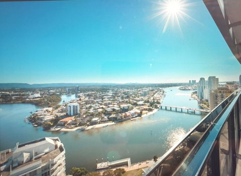 Circle Luxury Holidays - Kawana Tourism 10