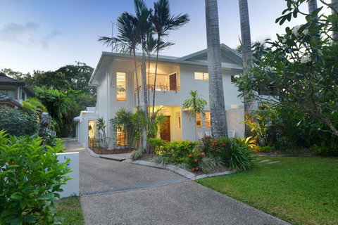 [ ANDY'S BEACH HOUSE ] - Kawana Tourism 4
