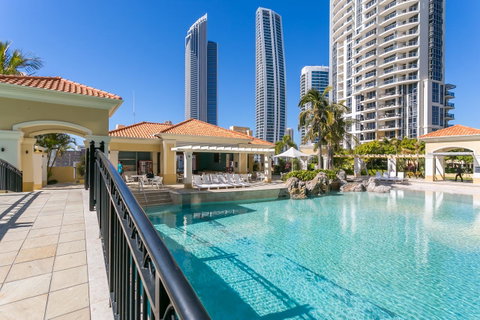 Mantra Towers Of Chevron - Kawana Tourism 11