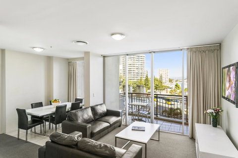 Mantra Towers Of Chevron - Kawana Tourism 24