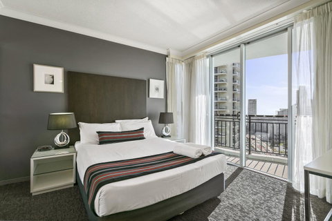 Mantra Towers Of Chevron - Kawana Tourism 22