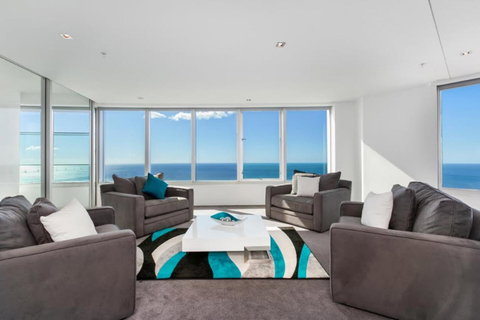 Q1 Resort & Spa - Official - Kawana Tourism 14