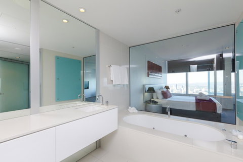 Q1 Resort & Spa - Official - Kawana Tourism 39