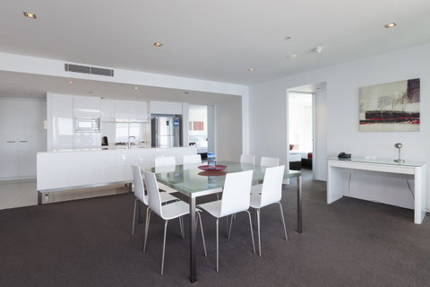 Q1 Resort & Spa - Official - Kawana Tourism 36