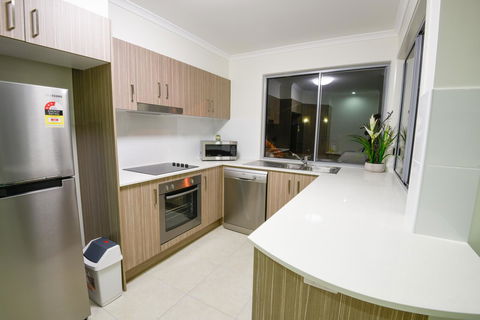 Direct Collective - Breeze On Brightwater - Kawana Tourism 3