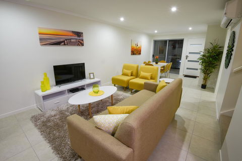 Direct Collective - Breeze On Brightwater - Kawana Tourism 0