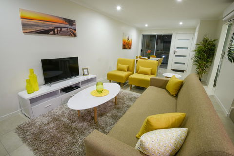 Direct Collective - Breeze On Brightwater - Kawana Tourism 11
