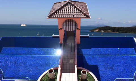 Martinique Whitsunday Resort - Kawana Tourism 23