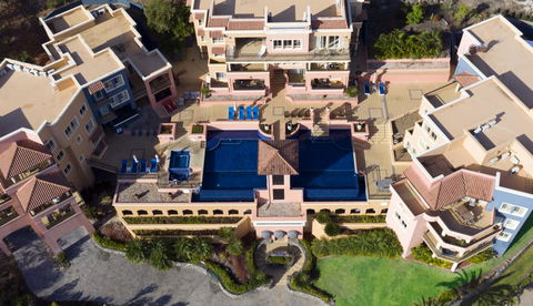 Martinique Whitsunday Resort - Kawana Tourism 18