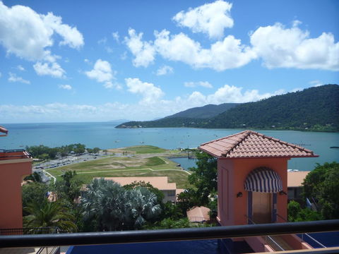 Martinique Whitsunday Resort - Kawana Tourism 41