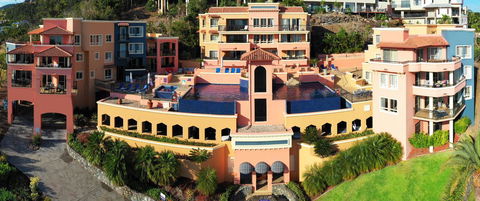 Martinique Whitsunday Resort - Kawana Tourism 4