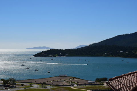 Martinique Whitsunday Resort - Kawana Tourism 29