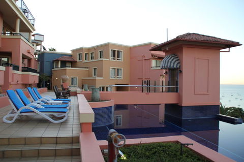 Martinique Whitsunday Resort - Kawana Tourism 25