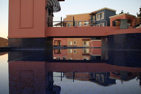 Martinique Whitsunday Resort - Kawana Tourism 26