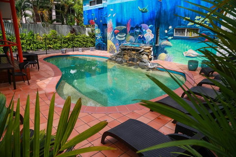 Port Douglas Motel - Kawana Tourism 0
