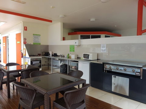 Port Douglas Motel - Kawana Tourism 35