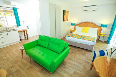 Port Douglas Motel - Kawana Tourism 12