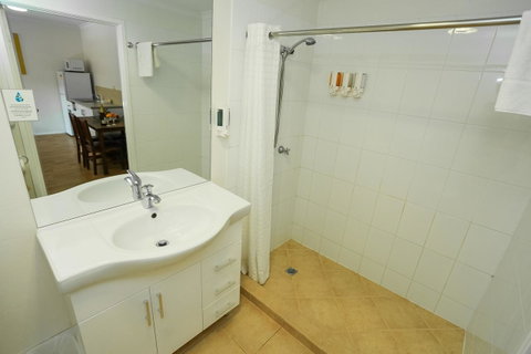 Port Douglas Motel - Kawana Tourism 6