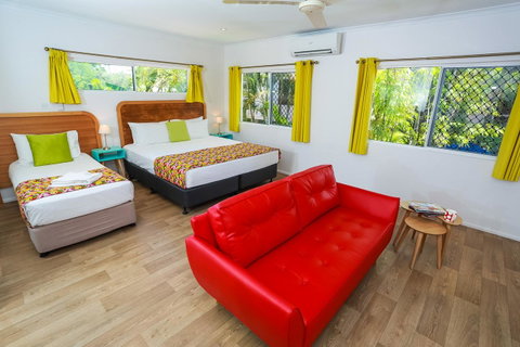 Port Douglas Motel - Kawana Tourism 8