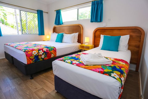 Port Douglas Motel - Kawana Tourism 1