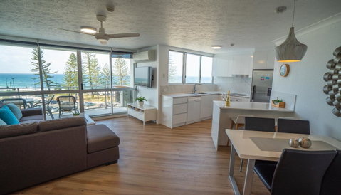 Mandolin Beachfront Resort - Kawana Tourism 17