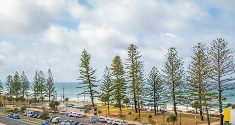 Mandolin Beachfront Resort - Kawana Tourism 37