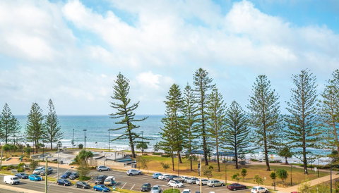 Mandolin Beachfront Resort - Kawana Tourism 20