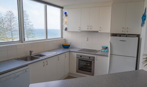 Mandolin Beachfront Resort - Kawana Tourism 16