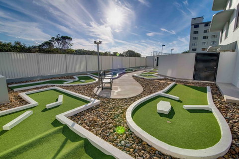 Mandolin Beachfront Resort - Kawana Tourism 3