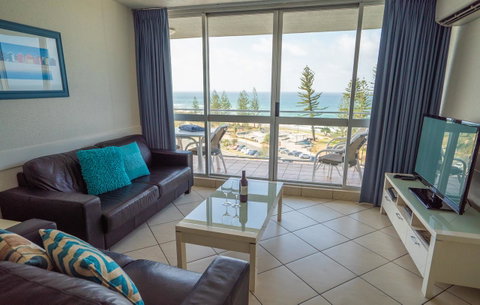 Mandolin Beachfront Resort - Kawana Tourism 32