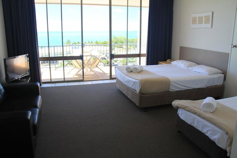 Ocean Views At Whitsunday Terraces Resort - Kawana Tourism 11
