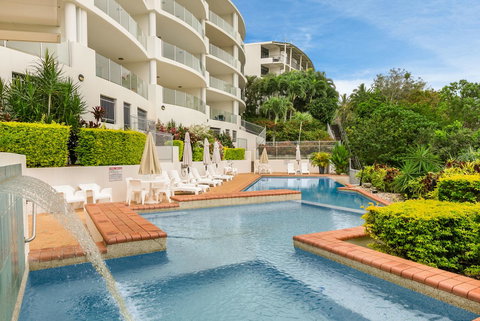 Bellevue At Trinity Beach - Kawana Tourism 0