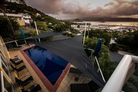 Sunlit Waters Studio Apartments - Kawana Tourism 3
