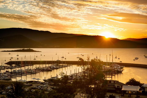Sunlit Waters Studio Apartments - Kawana Tourism 0