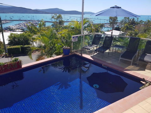 Sunlit Waters Studio Apartments - Kawana Tourism 4