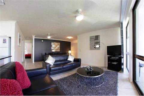 Headland Tropicana Resort - Kawana Tourism 25