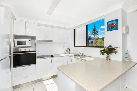 Headland Tropicana Resort - Kawana Tourism 11