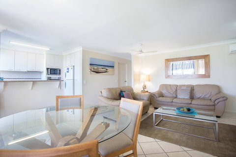 Headland Tropicana Resort - Kawana Tourism 43