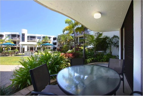 Headland Tropicana Resort - Kawana Tourism 26