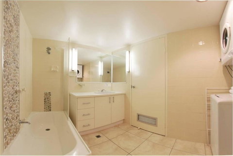 Headland Tropicana Resort - Kawana Tourism 18