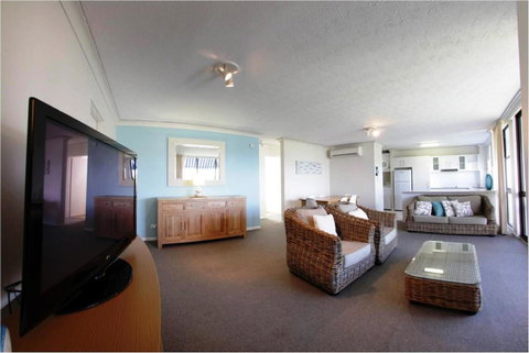 Headland Tropicana Resort - Kawana Tourism 31