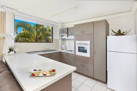 Headland Tropicana Resort - Kawana Tourism 13