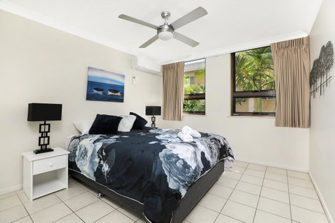 Headland Tropicana Resort - Kawana Tourism 7