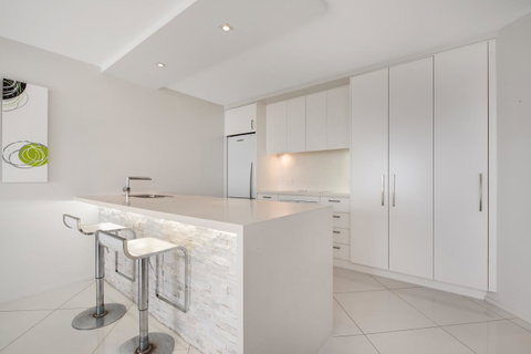 Alexandria Apartments - Kawana Tourism 1