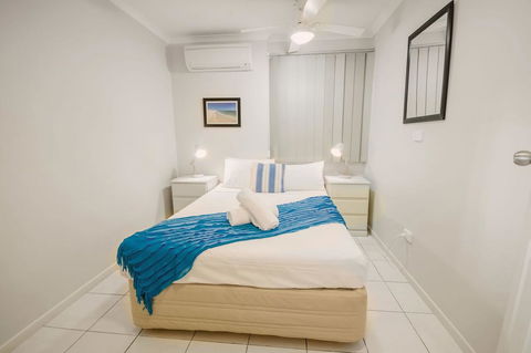 Airlie Apartments - Kawana Tourism 2