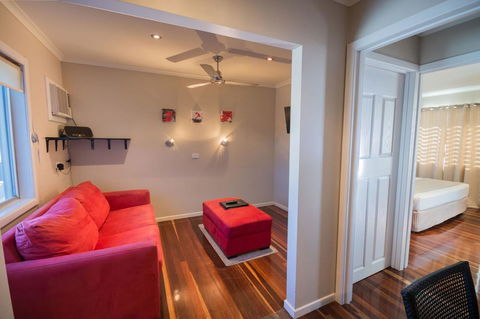 Airlie Apartments - Kawana Tourism 19