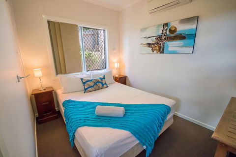 Airlie Apartments - Kawana Tourism 14
