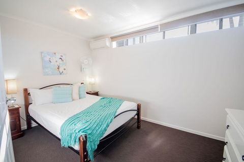 Airlie Apartments - Kawana Tourism 15